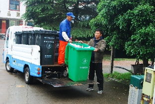 杨村桥镇 新型垃圾清运车助集镇卫生提升